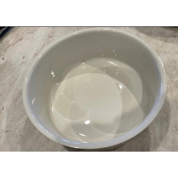 Villeroy & Boch pleated souffle bowl off white 9-1/3” - Picture 4 of 9